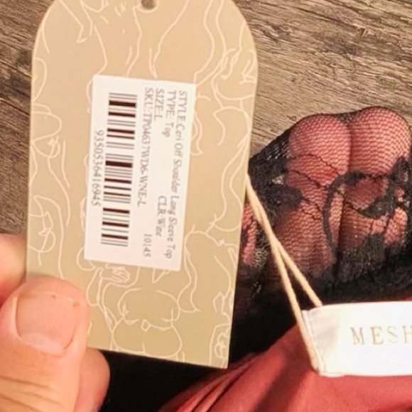 Meshki Rust Cutout Long Sleeve Blouse - Picture 4 of 6